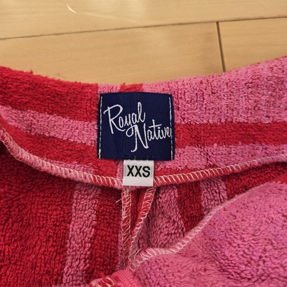 Royal Native Queen Bee Shorts Vintage Beach Towel Pink Upcycled Size XXS - Picture 4 of 6